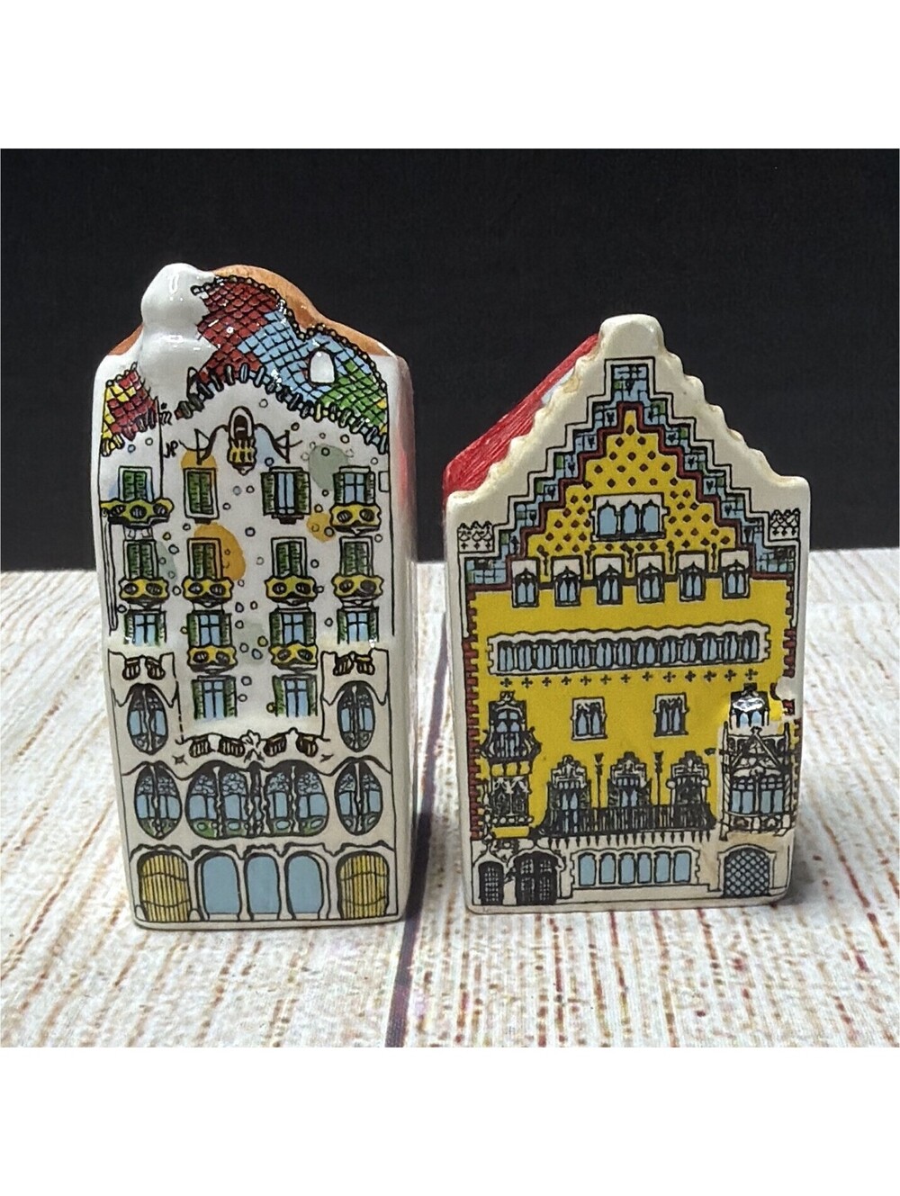 EsCultura BCN Casa Batlló & Casa Amatller Ceramic Salt & Pepper Shakers Set